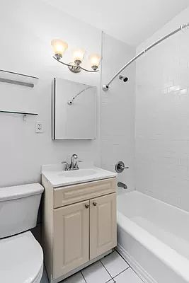 5th image of 242 E 87th St APT 5C