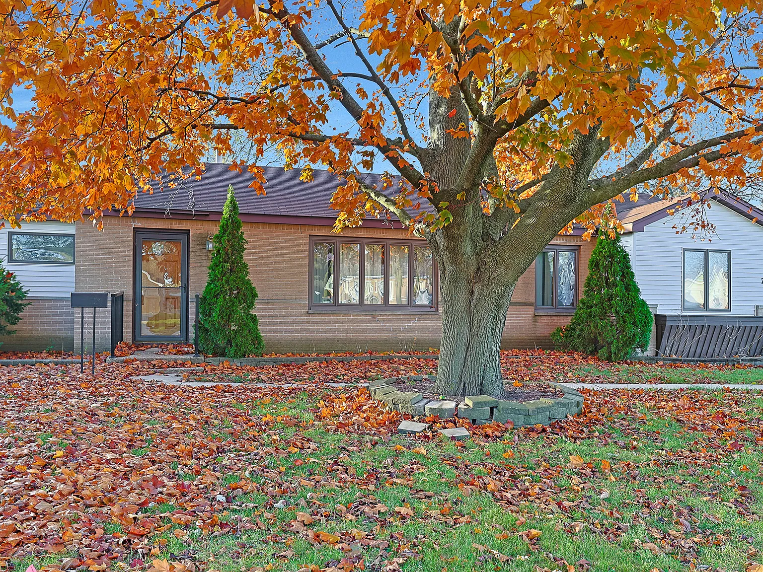 4 bed, 1665 sqft, $3,600 — Photo 1