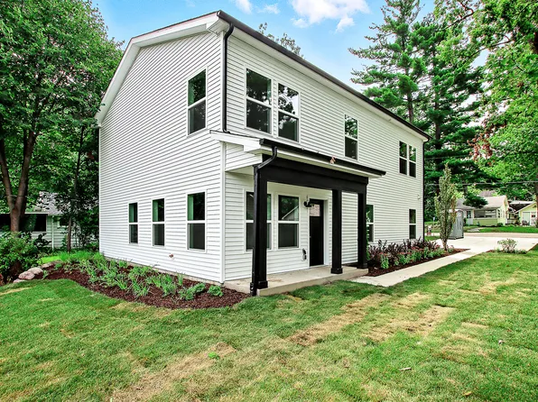 624 Lake St, Twin Lakes, WI 53181