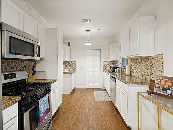 4th image of 5318 Vanderbilt Ave