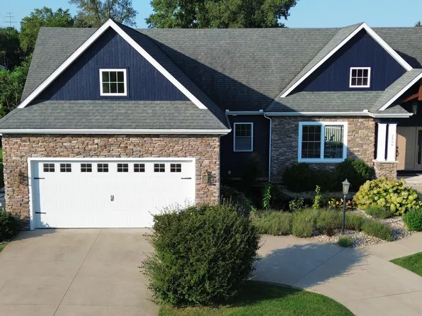 2400 Bay Pointe Dr, Saint Joseph, MI 49085