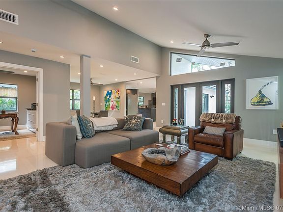 4th image of 2972 Bridgeport Ave #1