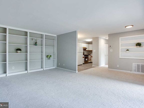 2nd image of 216 Locust St SE APT 139