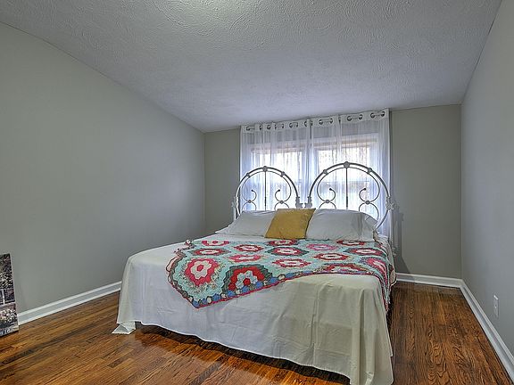 4th image of 104 Green Hill Dr