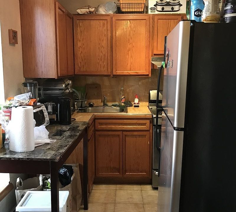 2nd image of 423 Lincoln Pl APT 1R