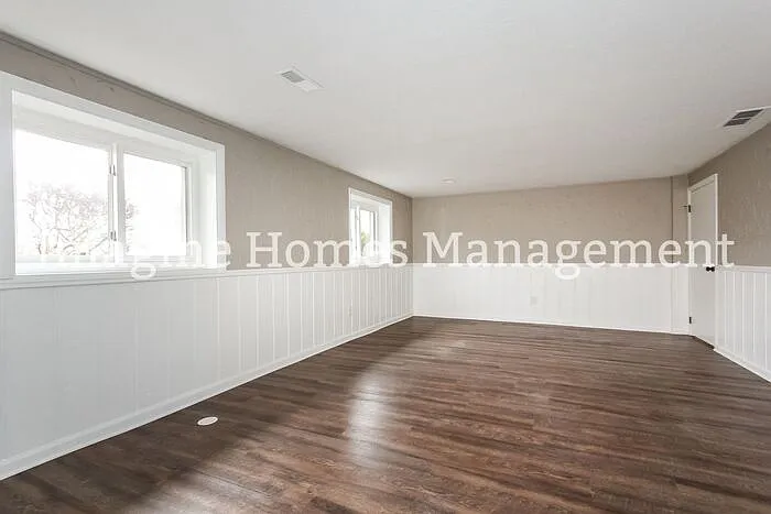 5634 Young Rd — Photo 11