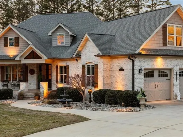 536 Black Mountain Rd, Pilot Mtn, NC 27041