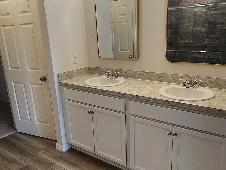 586 Cooper Ct SW — Photo 26