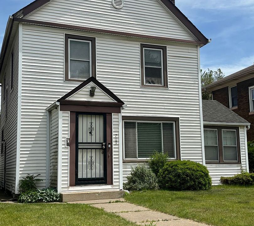 1st image of 765 Garfield St