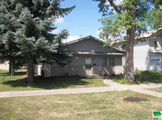 206 W 2nd St, Sutherland, IA 51058