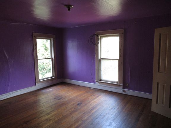 4th image of 484 North Ave