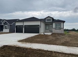 1611 NE Threshold Dr, Ankeny, IA 50021