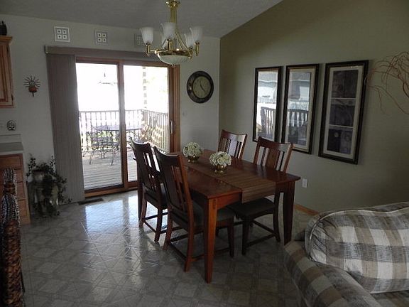 3rd image of 4034 Boston Cir