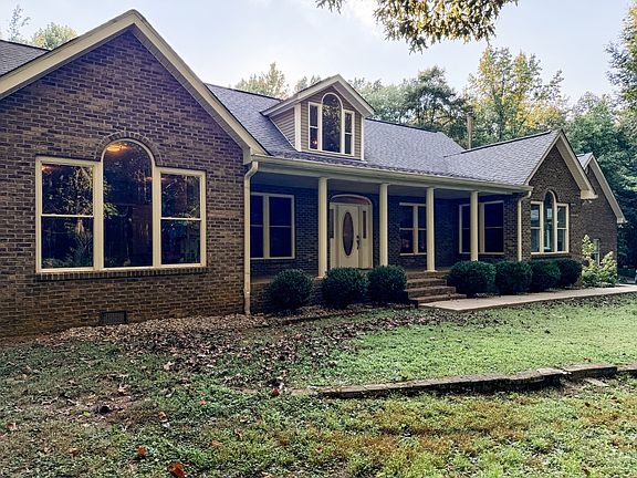 2nd image of 1006 Clearview Point