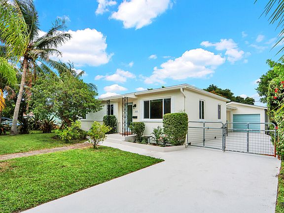 2nd image of 222 Bayberry Drive