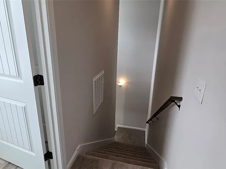109 Exmoor Cir — Photo 16