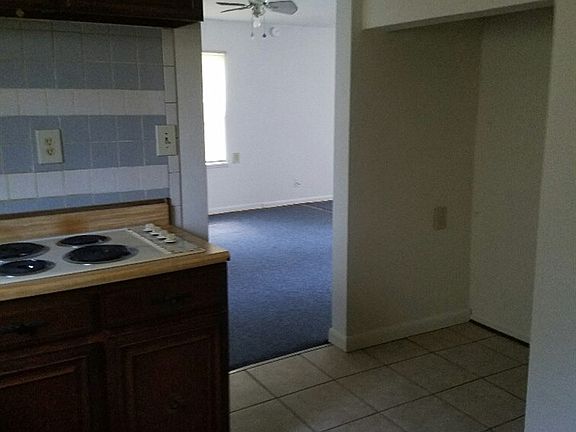 4th image of 118 S 8th St