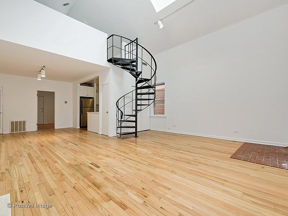 5th image of 2231 N Wayne Ave #2