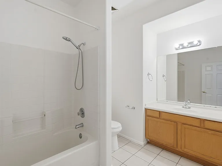 742 E Sierra Vista Dr — Photo 6