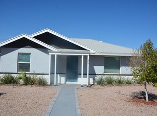 686 N Washington St, Chandler, AZ 85225