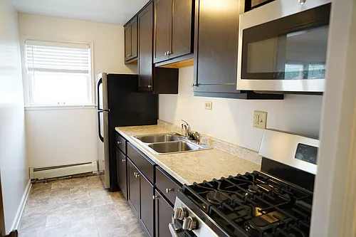 Cleveland/Niles Apartments Photo 1