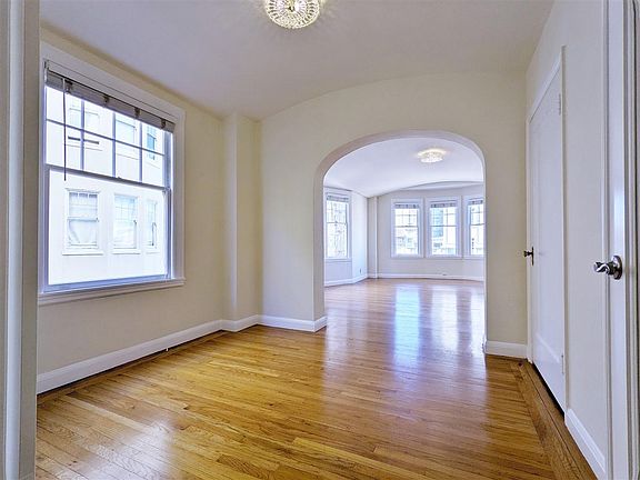 3rd image of 1945 Broadway APT 402