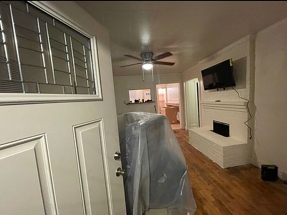 5th image of 428 E 6th Ave
