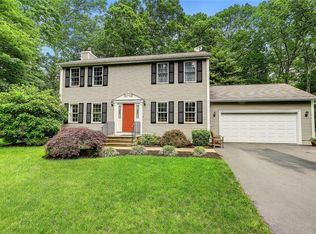 88 Deer Run Trl, Smithfield, RI 02917