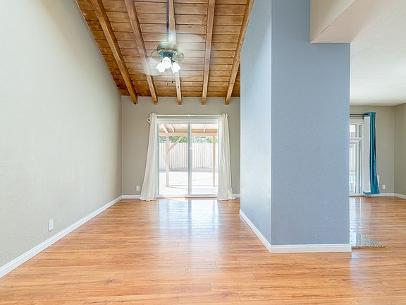5th image of 2222 Montemar Ave