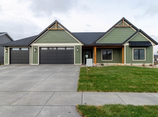 3235 Bella Terra Rd NE, Rochester, MN 55906