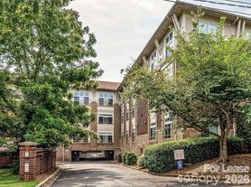404 N Laurel Ave
