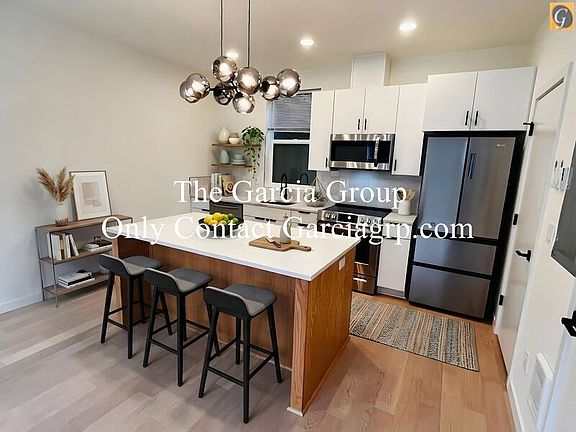 3rd image of 3025 SE Division St