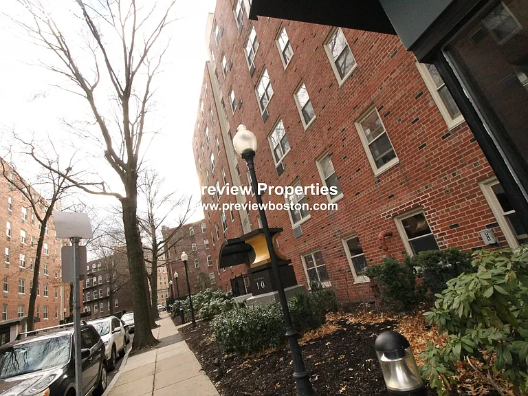 Camelot Ct — Photo 23