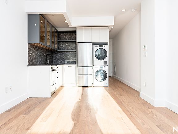 3rd image of 228 N 7th St Unit 405