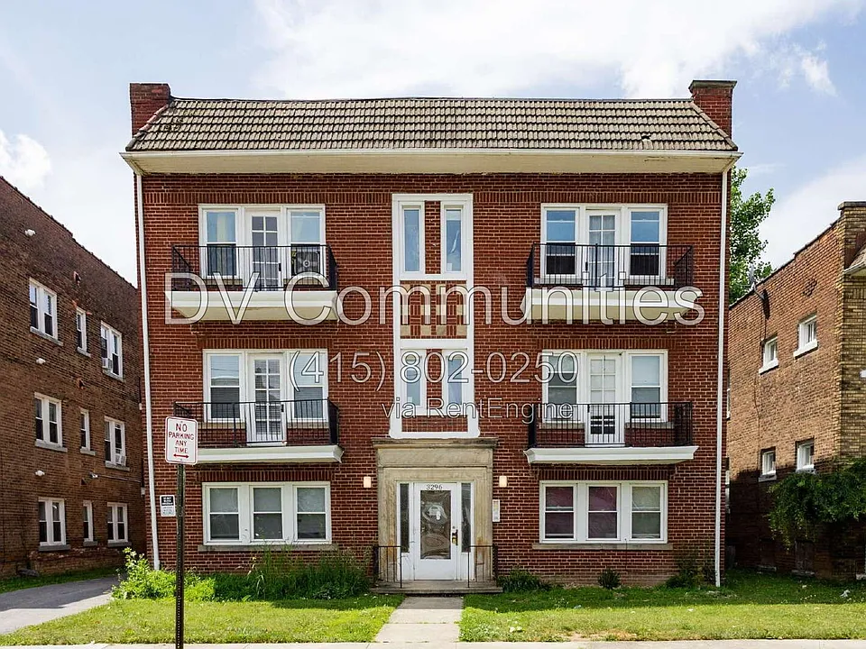 3296 E 149th St #11