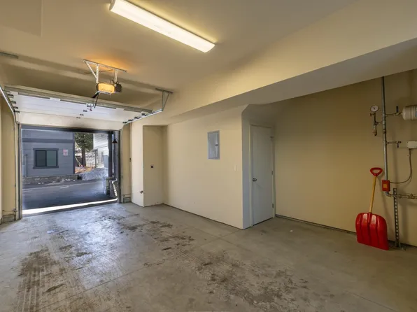 28 Oak Tree Way #8, Mammoth Lakes, CA 93546