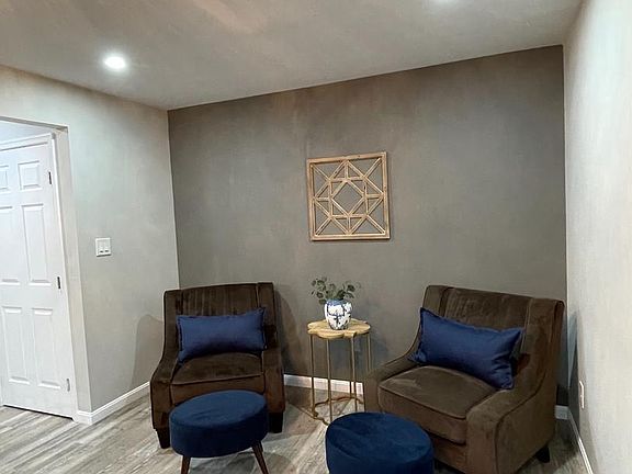 3rd image of 37 Cobber Ln
