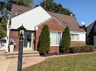 24544 Woodcroft Dr, Dearborn, MI 48124