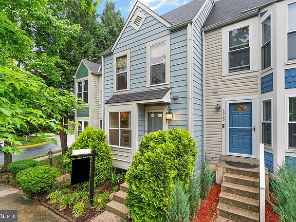 2nd image of 5903 Saint Giles Way