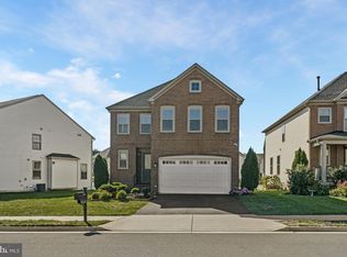 42417 Leeds Field Dr, Chantilly, VA 20152