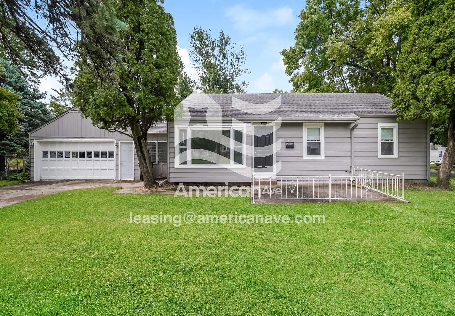 3 bed, 1.5 bath, 1064 sqft, $1,597 — Photo 1