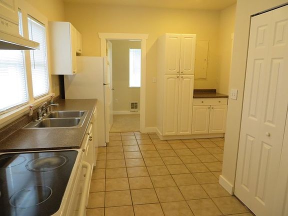 2nd image of 1112 S Sheridan Ave Unit 2