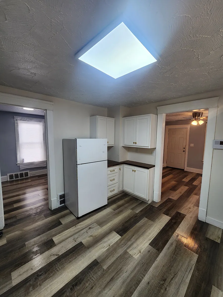 Building Photo - 11119 Forest Ave #1