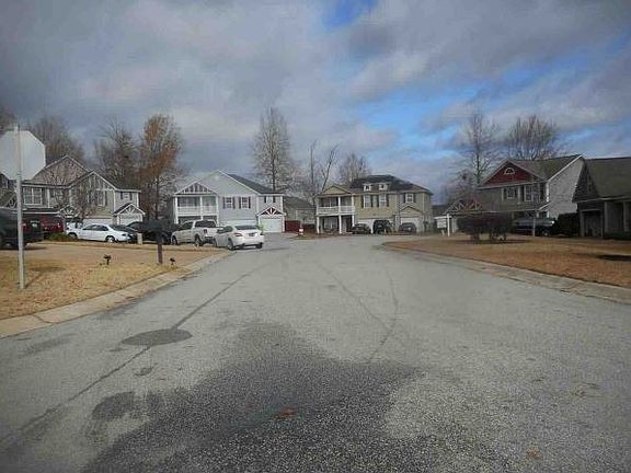 Exterior Neighborhood (street photo)