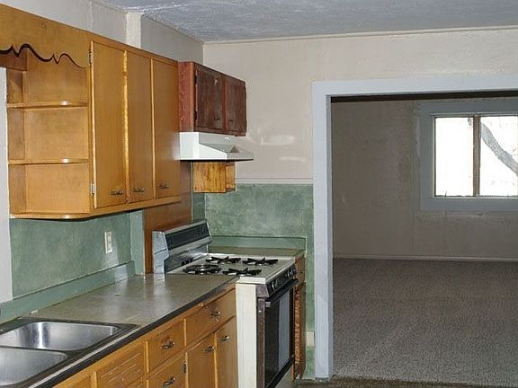 4th image of 305 N Lincoln Ave