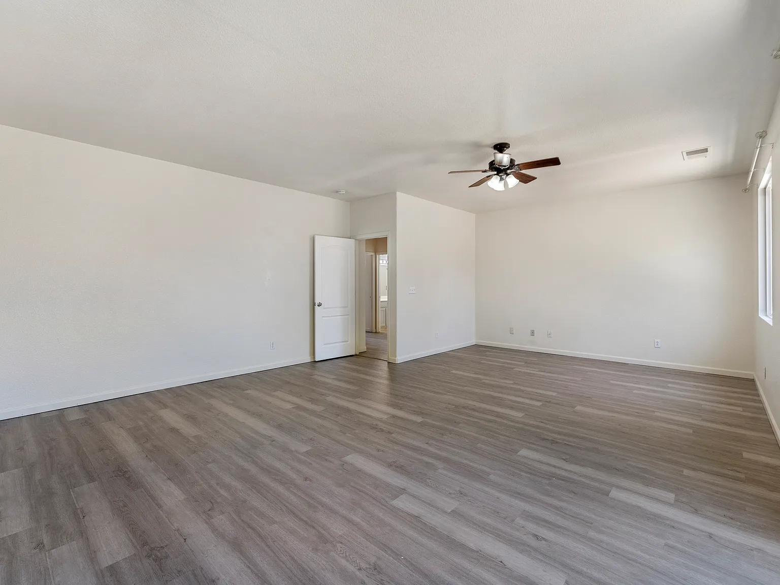 3 bed, 1859 sqft, $3,500 — Photo 4