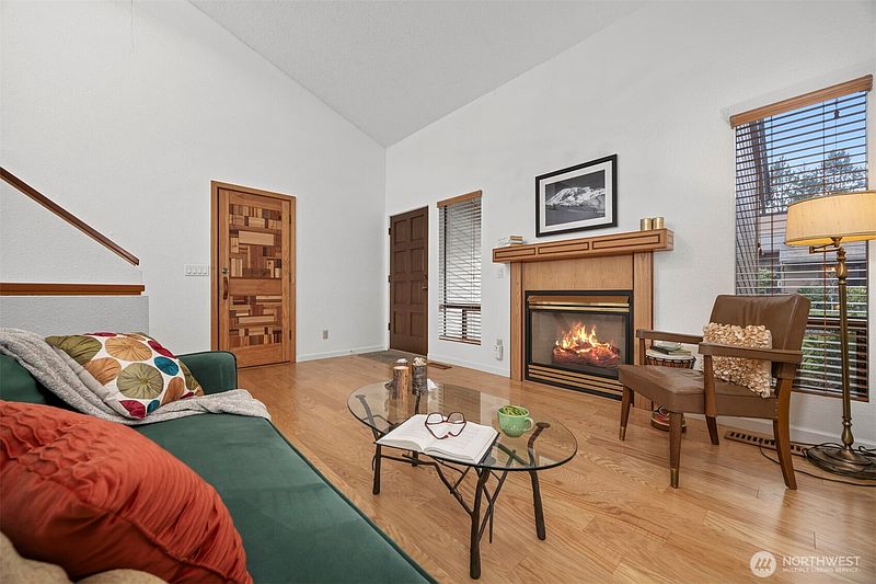 3rd image of 2400 Princeton Court #6