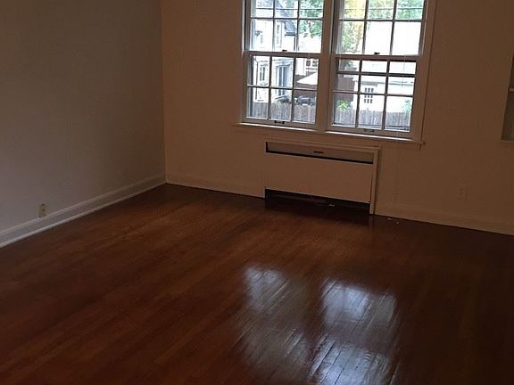 5th image of 512 E Henry Clay St APT 4