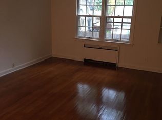 524 E Henry Clay St APT 3, Whitefish Bay, WI 53217