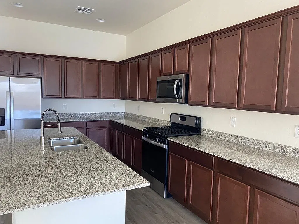 2071 E Wisteria Dr — Photo 4